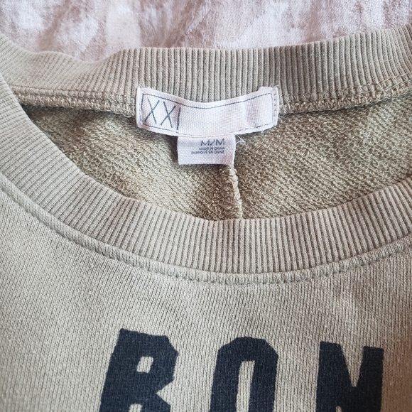 Adorable rabbit sweater - Picture 5 of 5